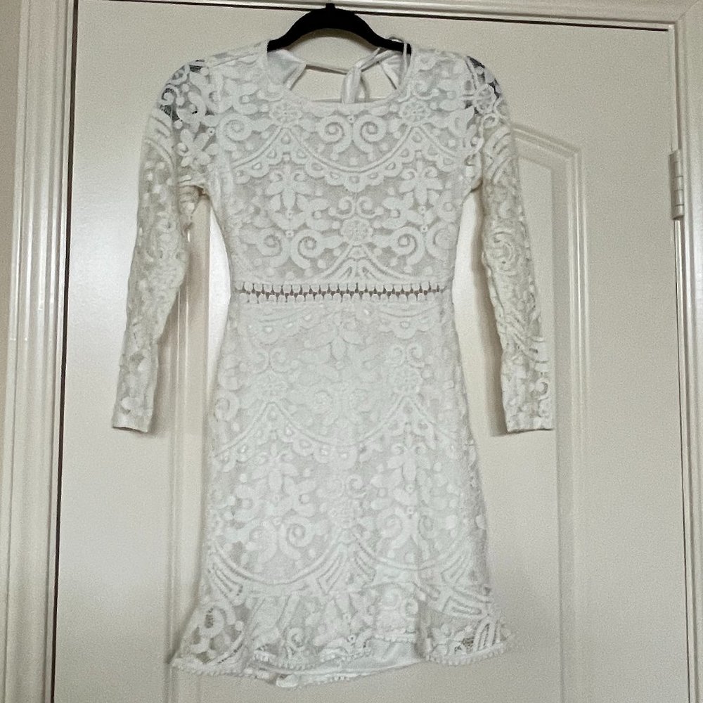 White Lace Backless Dress